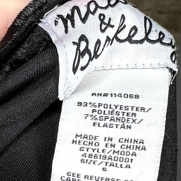 MADISON & BERKELEY  RELAXED FIT ROUND NECK SHORT SLEEVE VELVET TOP - Picture 5 of 5